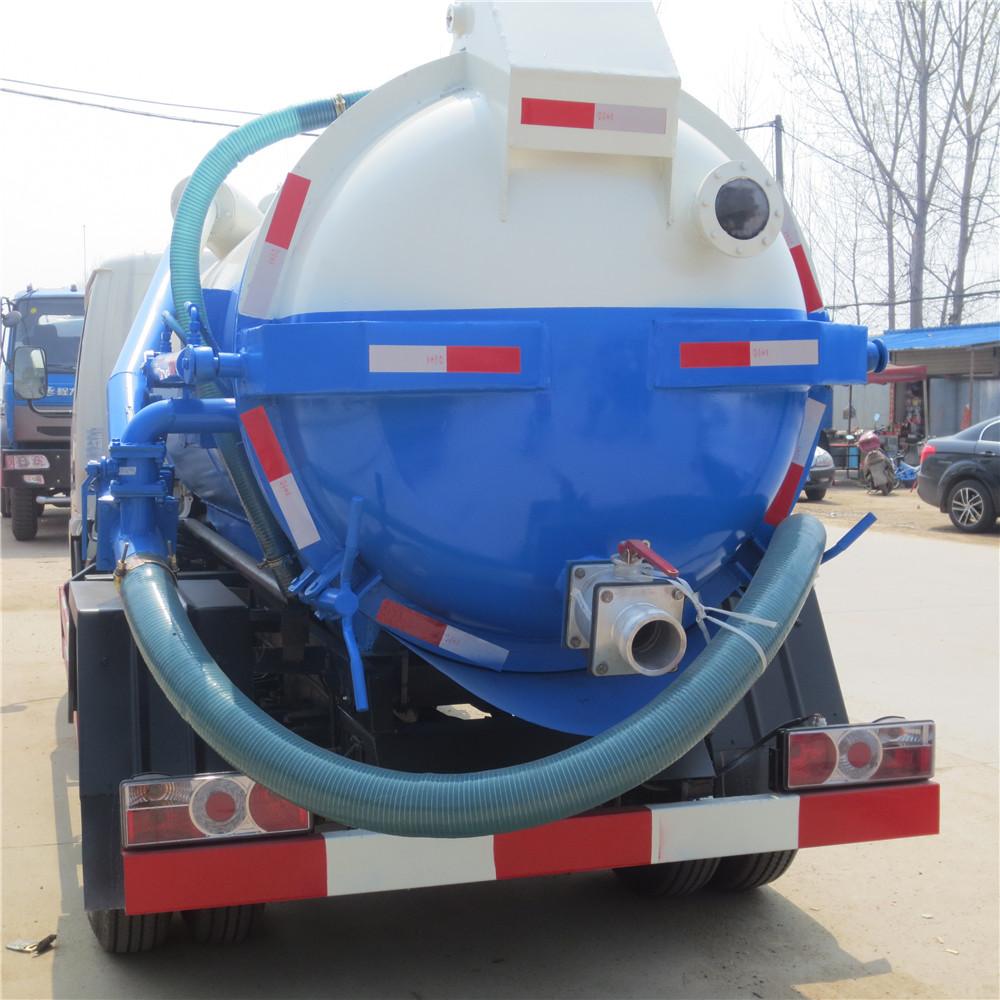 Dongfeng 5 Cbm Vacuum Sewage Suction Truck, Vacuum Suction Cleaning Truck