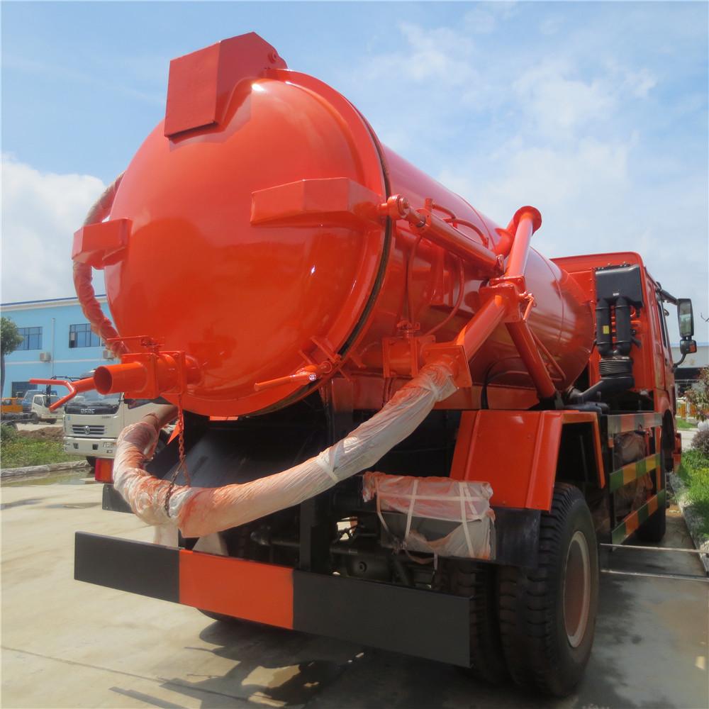 Howo 4*4 Sewage Suction Truck, Vacuum Suction Cleaning Truck