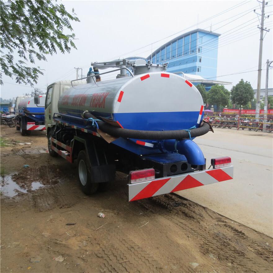 Dongfeng 4 Cbm Septic Tank Pump Truck, Vacuum Suction Cleaning Truck